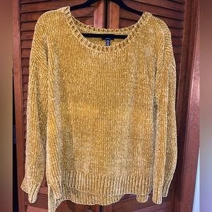 Mustard color, oversized sweater